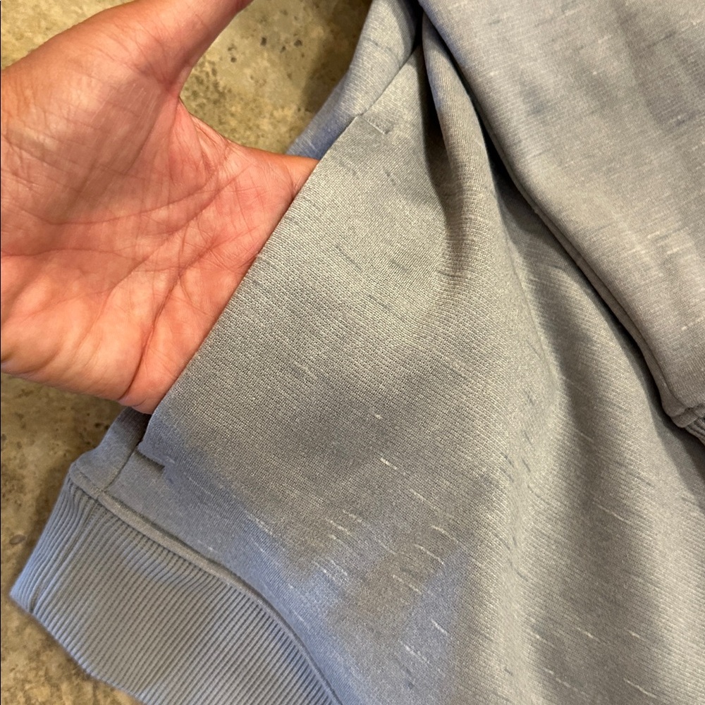 Under Armour NWT Women’s XL Gray Full-Zip Performance Track Jacket - Picture 8 of 10